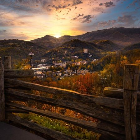Rock Of Ages, Hot Tub, Game Room, Wifi, 1089 Free Tickets Each Paid Day, Dollywood And More ピジョンフォージ エクステリア 写真