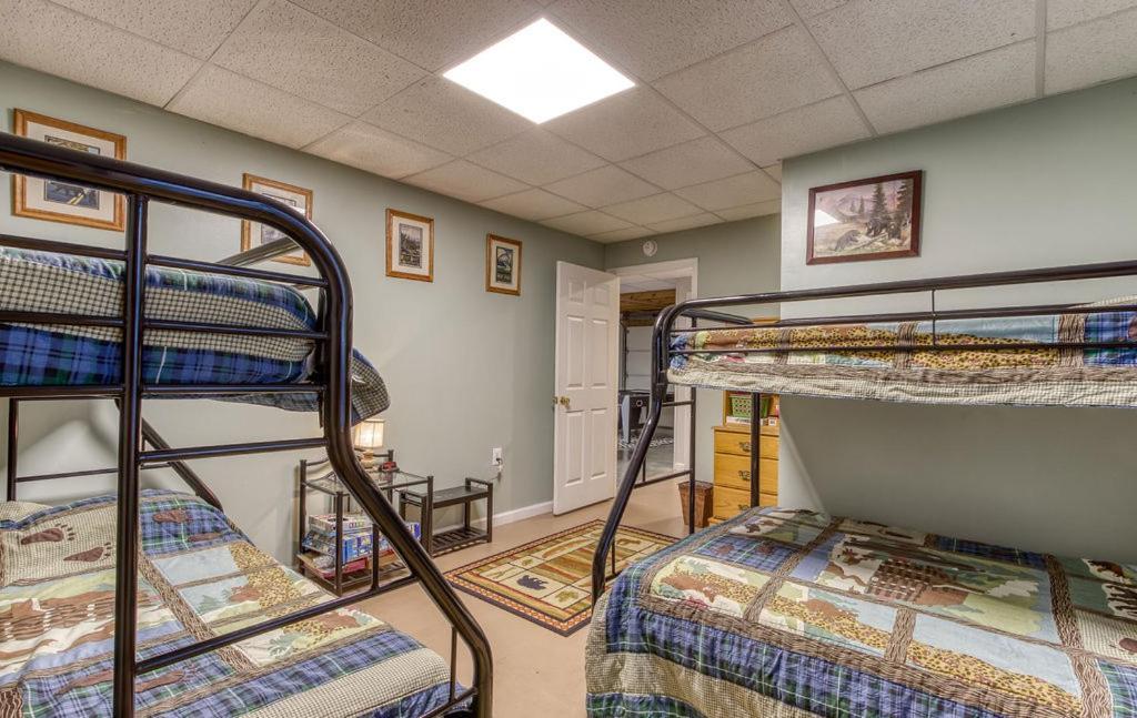 Rock Of Ages, Hot Tub, Game Room, Wifi, 1089 Free Tickets Each Paid Day, Dollywood And More ピジョンフォージ エクステリア 写真