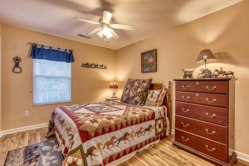 Rock Of Ages, Hot Tub, Game Room, Wifi, 1089 Free Tickets Each Paid Day, Dollywood And More ピジョンフォージ エクステリア 写真