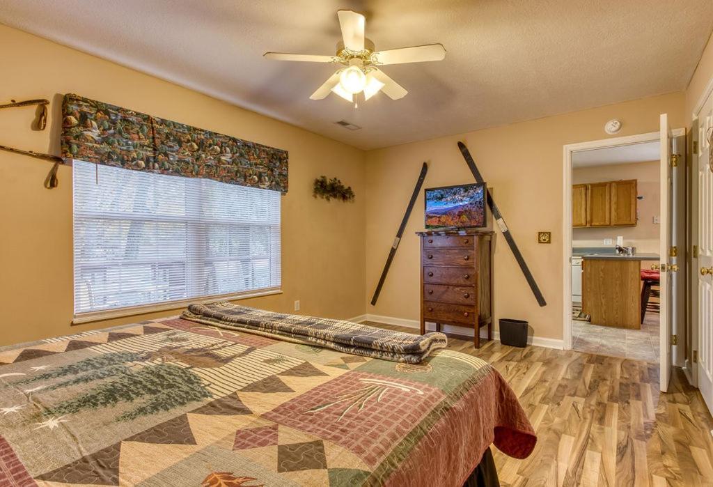 Rock Of Ages, Hot Tub, Game Room, Wifi, 1089 Free Tickets Each Paid Day, Dollywood And More ピジョンフォージ エクステリア 写真