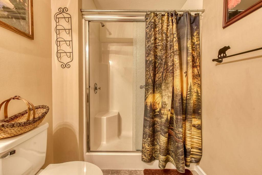 Rock Of Ages, Hot Tub, Game Room, Wifi, 1089 Free Tickets Each Paid Day, Dollywood And More ピジョンフォージ エクステリア 写真