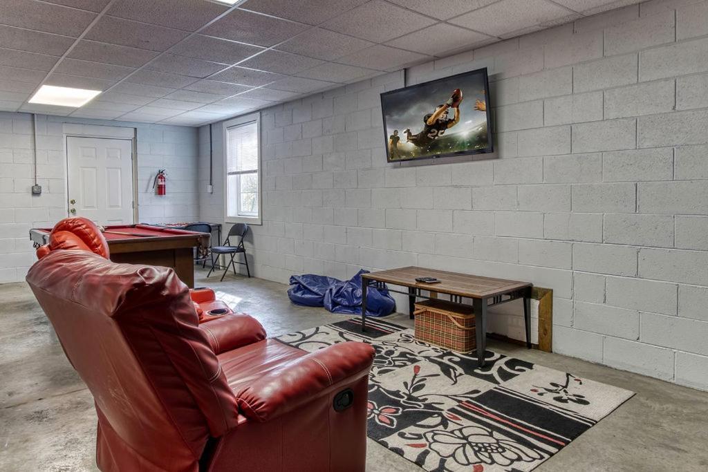 Rock Of Ages, Hot Tub, Game Room, Wifi, 1089 Free Tickets Each Paid Day, Dollywood And More ピジョンフォージ 部屋 写真