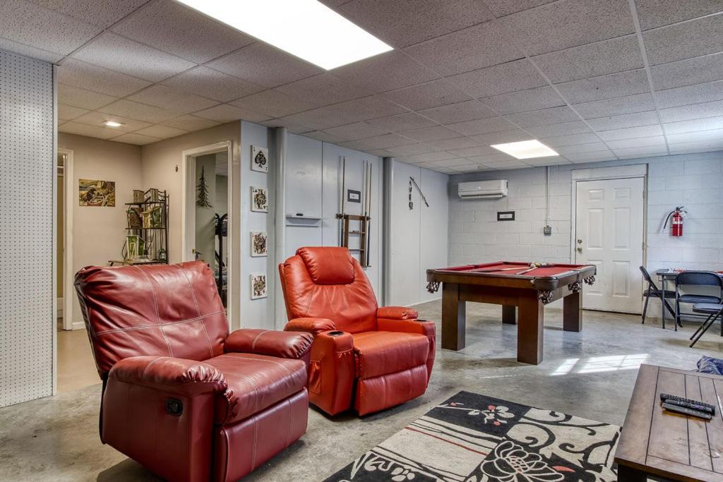 Rock Of Ages, Hot Tub, Game Room, Wifi, 1089 Free Tickets Each Paid Day, Dollywood And More ピジョンフォージ 部屋 写真